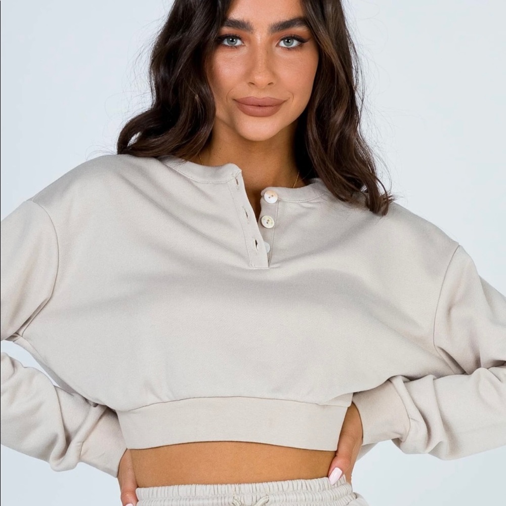 NWT Princess Polly Cropped Henley Sweatshirt